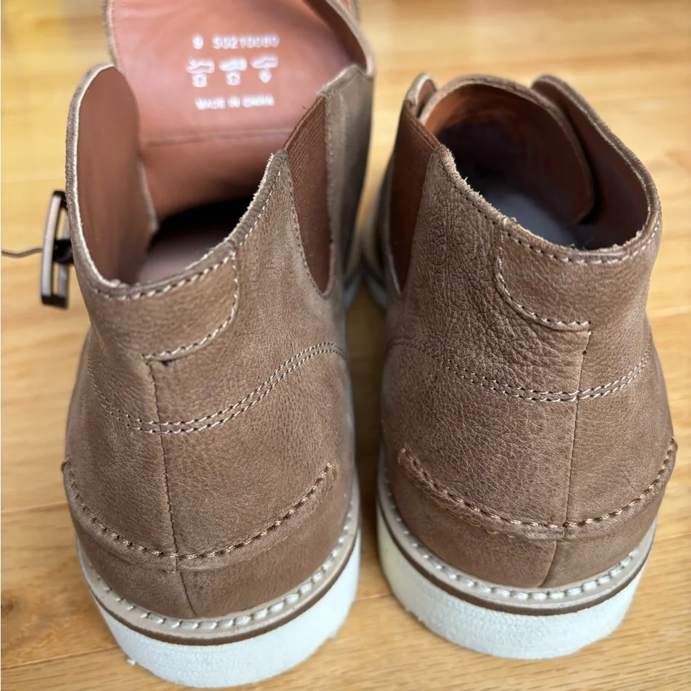 Hugo Boss Brown Chukka Boots with Distinctive White Sole Size 9